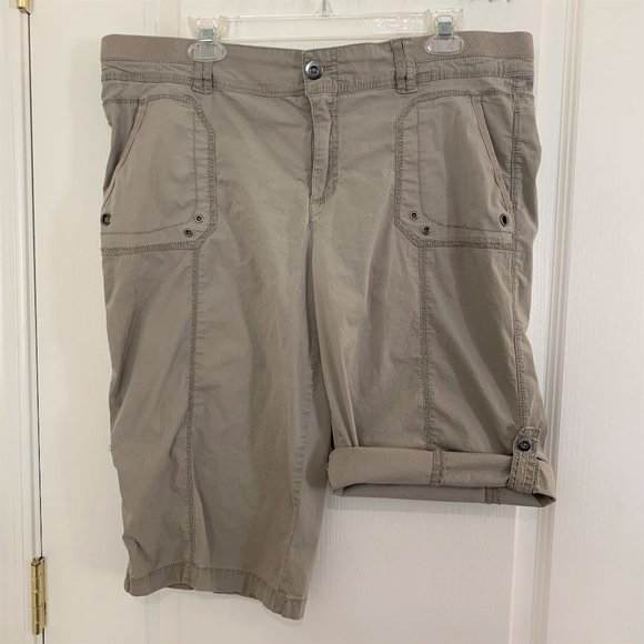 Classic Apparel Cargo Capri Pants Convertible Cropped Khaki Tan Size 16 - Picture 2 of 4